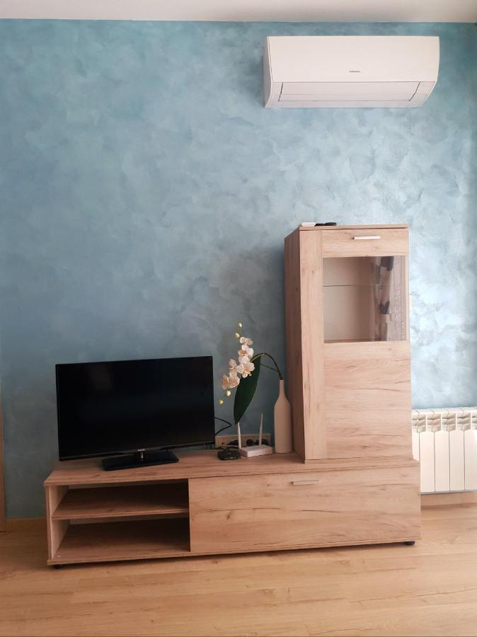 Bright And Newly Refurbished Apartment Near Center Sofia Exterior photo